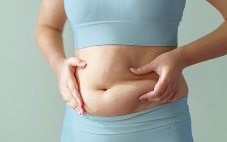 Cortisol face y cortisol belly: qué dice la ciencia y por qué el entrenamiento de fuerza regula el estrés mejor que el cardio extremo