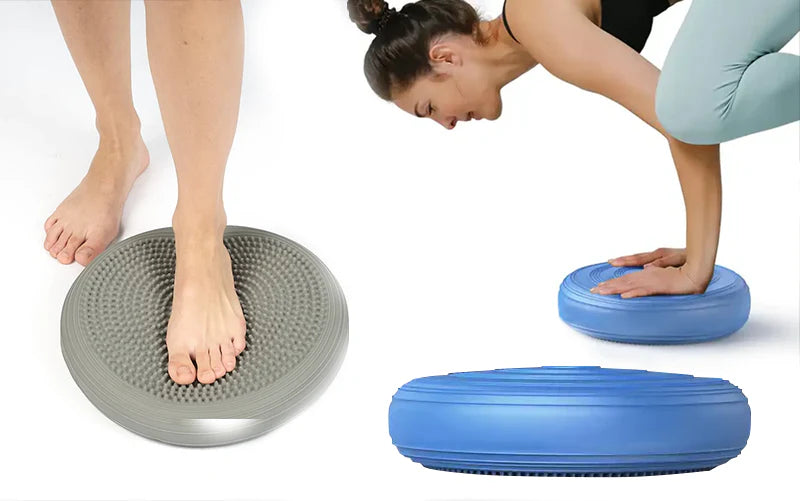 Ejercicios de fuerza y estabilidad con disco de equilibrio y bandas elásticas